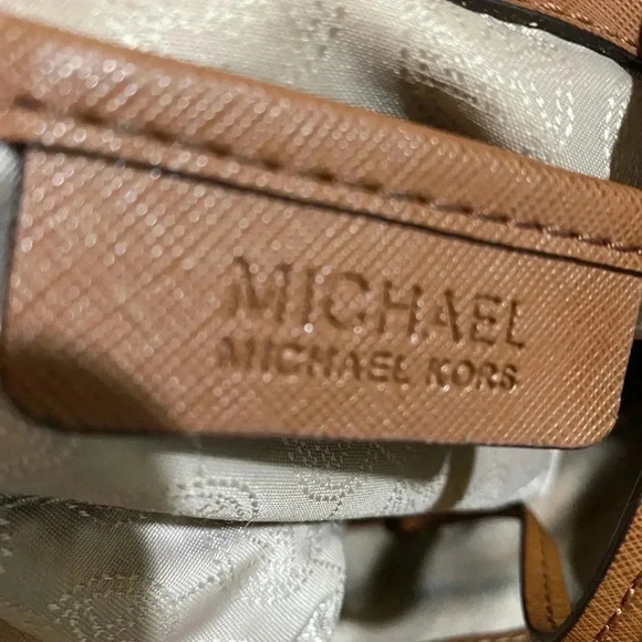 Michael kors brown saffiano leather satchel handbag - Picture 9 of 12